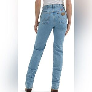 Women’s Wrangler Cowboy Cut in Antique Wash